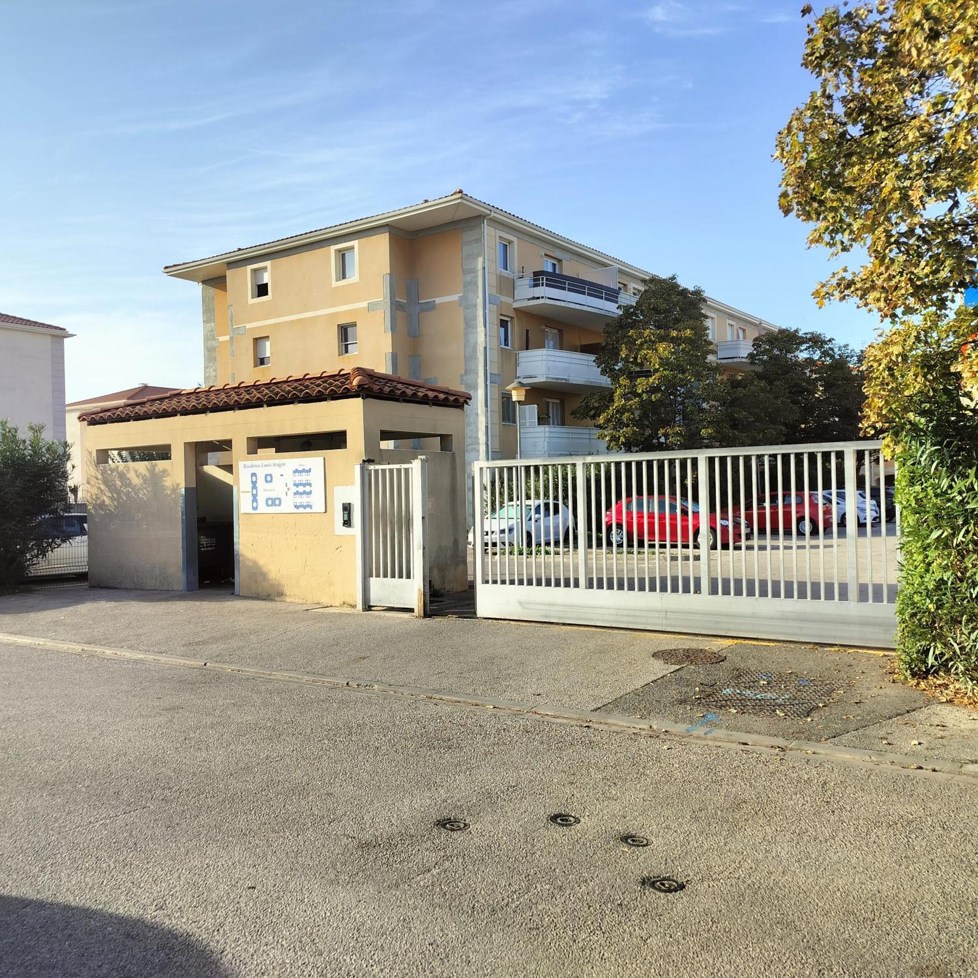 Appart T2 Dans Residence Calme Parking Prive Gratuit Мирамас Экстерьер фото